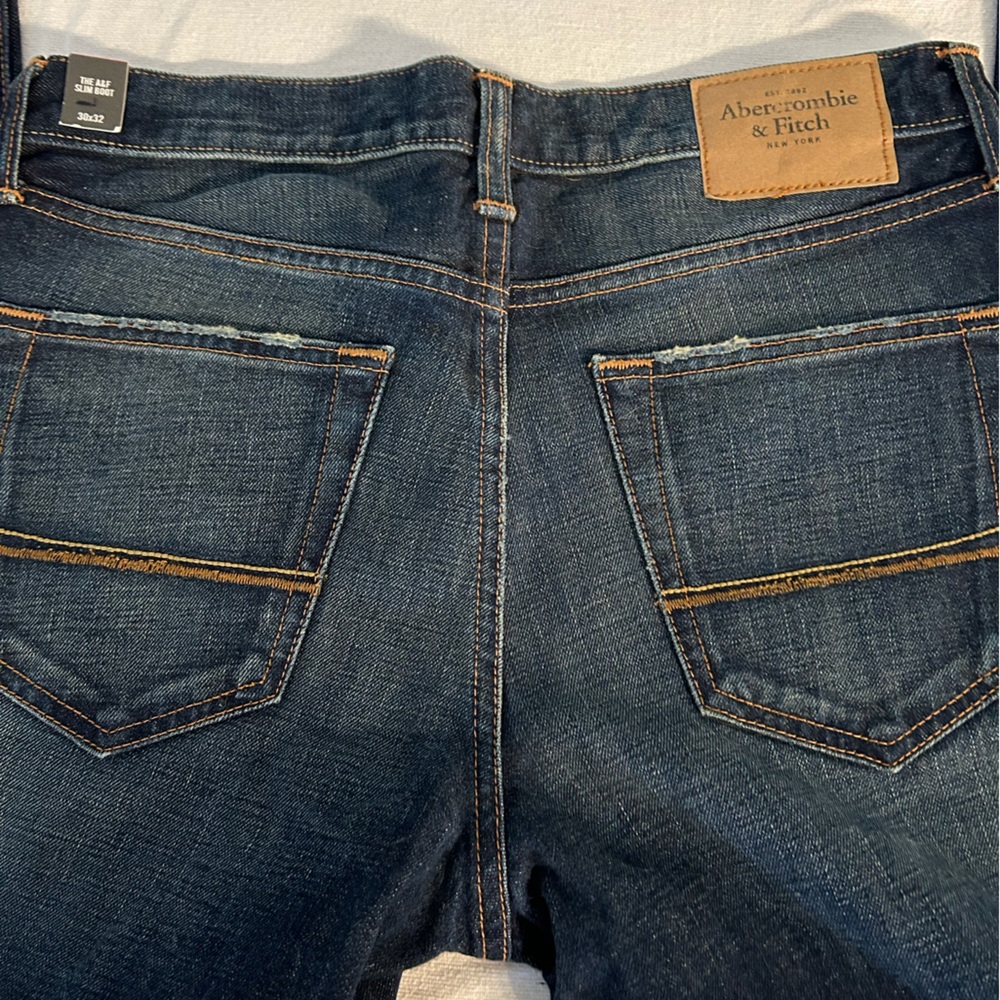 Abercrombie & Fitch men’s 30 X 32 button fly slim boot new with tag jeans